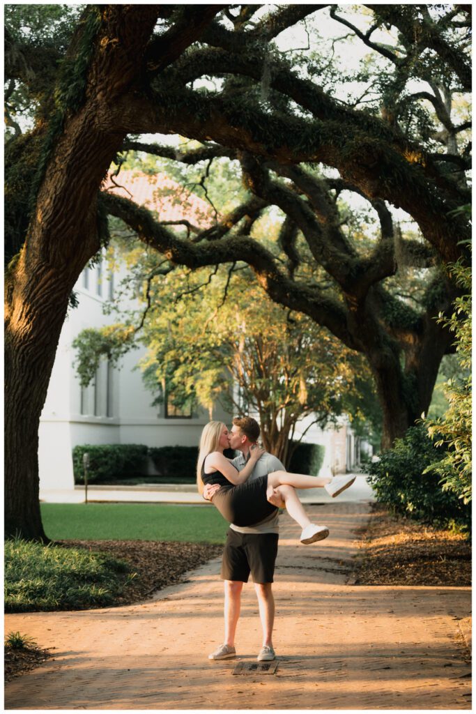 Savannah, Georgia surprise proposal at Chatham Square