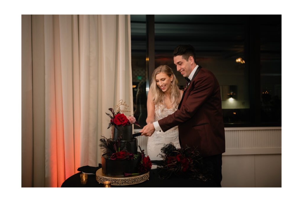 Cake cutting at The Perry Lane in Savannah Georgia