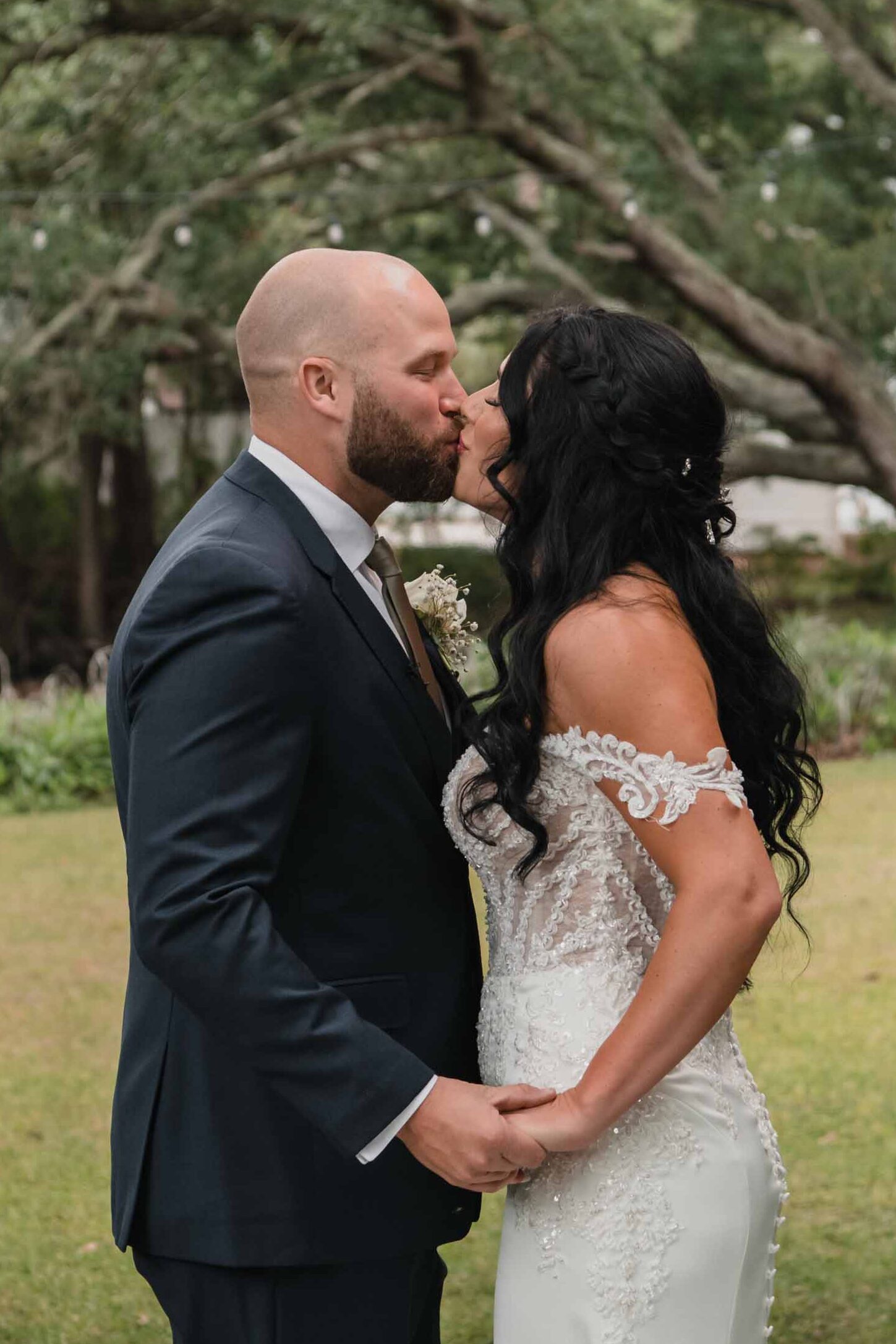 chapel by the sea first look kiss at tybee island